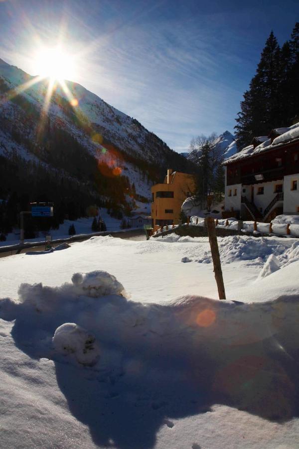 Rifugio Galtuer - Die 2 Ferienhaeuser ภายนอก รูปภาพ